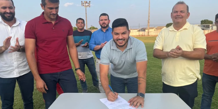 Governo do Tocantins autoriza início de reforma da iluminação do Estádio Resendão, em Gurupi – Foto: Breno Coelho / Governo do Tocantins.