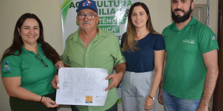 Equipe do Ruraltins atende na Sede Central, produtor de embutidos para desenvolver projeto agroindustrial no município de Barrolândia
