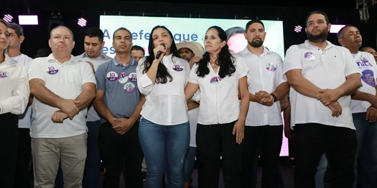 Prefeita Camila Fernandes reúne multidão em comício e consolida favoritismo à vitória em Miracema
