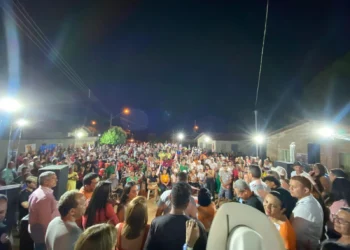 Com presença do deputado Vilmar, reunião de Aprijo Ribeiro conta com grande público