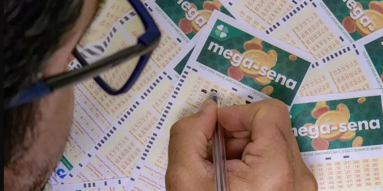 Mega-Sena 2769: prêmio acumula a R$ 30 milhões; veja números sorteados