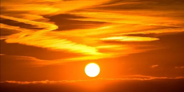 Alerta: maior e mais poderosa onda de calor sufocante do ano começa hoje; veja áreas afetadas