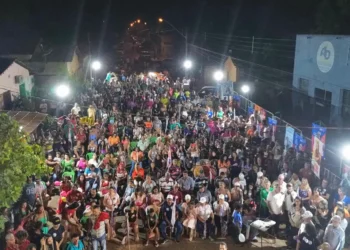 Grande reunião do 77 no Novo Horizonte contou com a presença do ex-prefeito Júnior Evangelista e outras lideranças