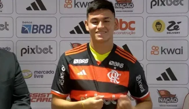 Alcaraz vê Flamengo como “maior da América” e destaca semelhanças com De La Cruz