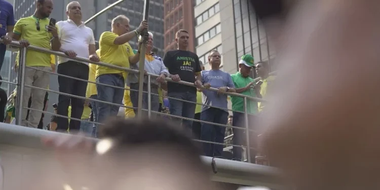 Entenda o que é a anistia a condenados pelo 8 de Janeiro defendida em ato de Bolsonaro