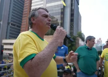 Bolsonaro critica Marçal por tentar subir em trio durante ato na Paulista