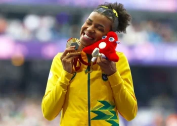 Rayane Soares conquistou a medalha de ouro e bateu o recorde mundial nos 400m T13 • Foto: Silvio Avila/CPB