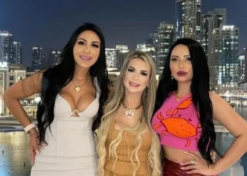 Deolane Bezerra ao lado das irmãs e advogadas • Instagram/Reprodução