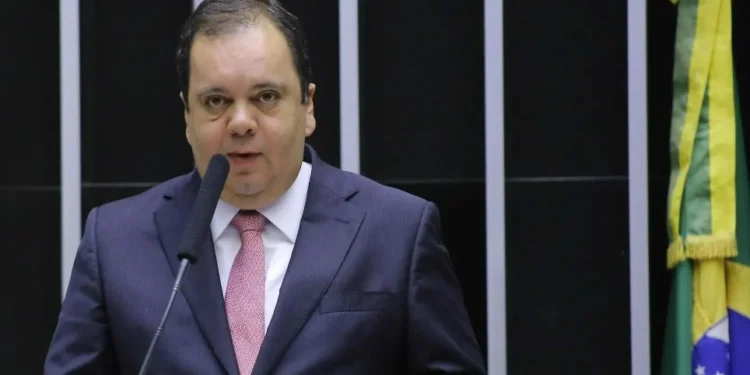 A interlocutores, Elmar sinaliza aval ao projeto da anistia