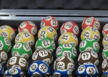 Bilhete simples, com seis números marcados, custa R$ 5 • Divulgação/Caixa