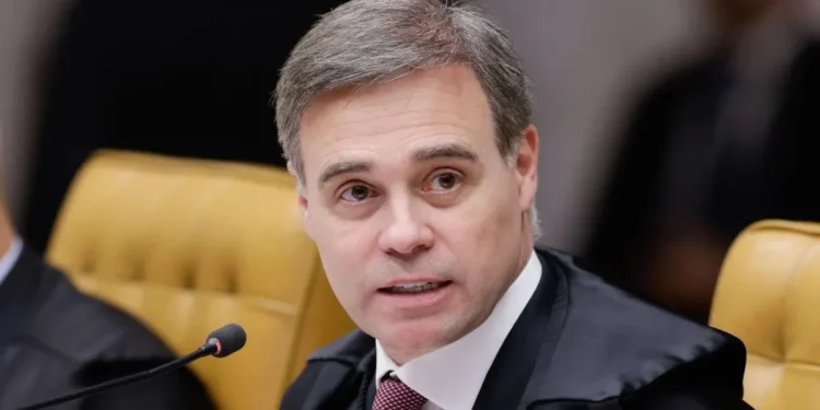 André Mendonça é relator de ação sobre Silvio Almeida no STF