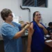 Cerca de 355 profissionais foram imunizados na unidade.