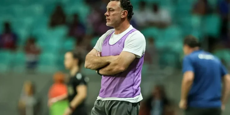 Milito atribui baixa de rendimento do Atlético-MG à longevidade nas competições