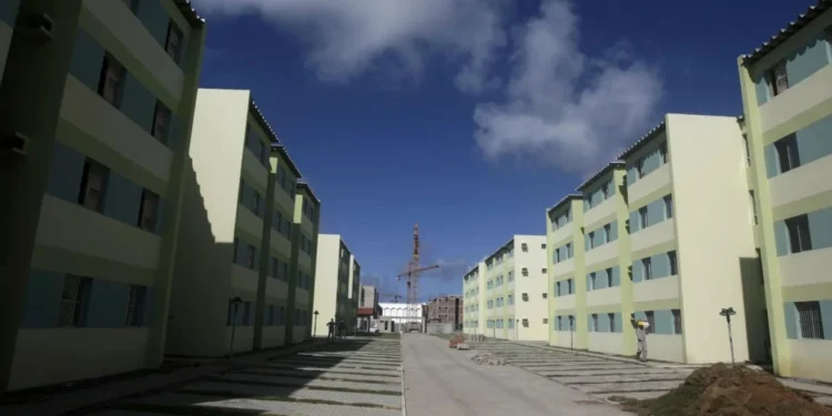 Construção de habitações populares do programa "Minha Casa Minha Vida" em Olinda (PE) • 07/05/2010REUTERS/Bruno Domingos
