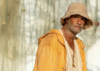 Rodrigo Santoro como Crisóstomo em "O Filho de Mil Homens" • Marcos Serra Lima/Netflix