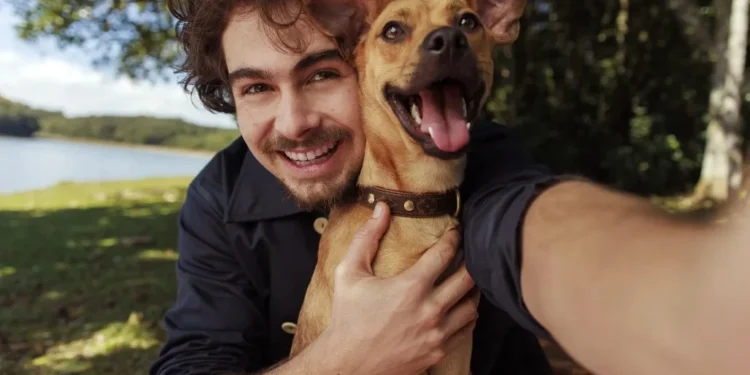 Rafa Vitti e Amedoim no longa "Caramelo", da Netflix • Julia Mataruna/Netflix