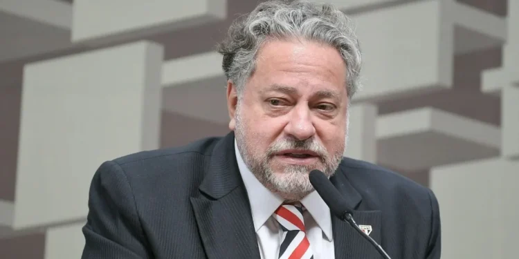 Mãe de presidente do São Paulo morre durante jogo contra Botafogo