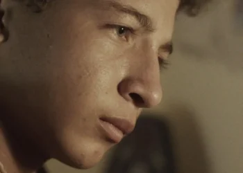 "Saudade fez Morada aqui Dentro" é um dos filmes brasileiros pré-indicados para tentar representar o país na disputa por uma indicação ao Oscar • Divulgação/Plano 3 Filmes