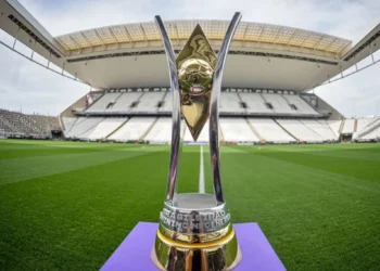 Troféu do Brasileirão Feminino, na Neo Quimica Arena, palco da decisão • Staff / CBF