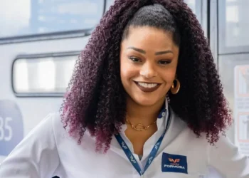 Cida será interpretada por Juliana Paes em "Volta Por Cima". • Globo/Fábio Rocha