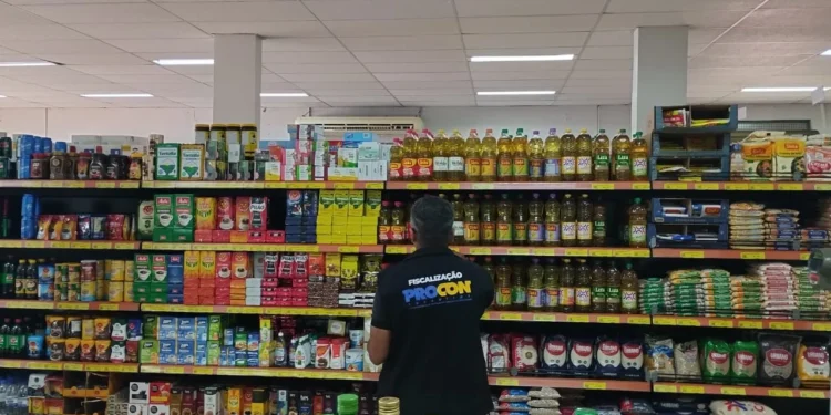 Procon Tocantins encontra variação de até 213% nos preços dos produtos da cesta básica em estabelecimentos comerciais de Araguaína