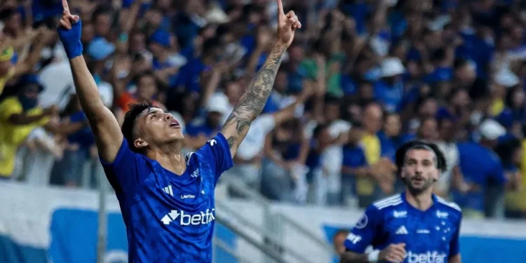 Em estreia de Diniz, Cruzeiro empata com Libertad e vai à semi da Sul-Americana