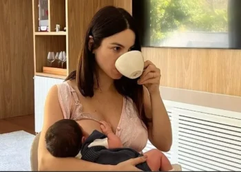 Sthefany Brito revelou "maratona da madrugada" até que os dois filhos conseguissem dormir • Instagram/Sthefany Brito