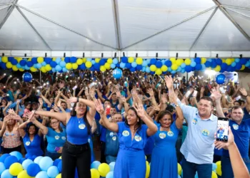 Tetin realiza grande reunião, atrai multidão de apoiadores e confirma favoritismo à Prefeitura de Cariri
