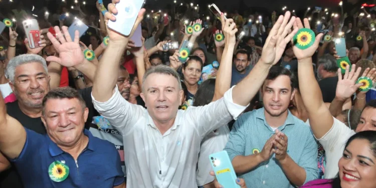 Vereador mais votado de Palmas, Márcio Reis reúne multidão e declara apoio a Eduardo