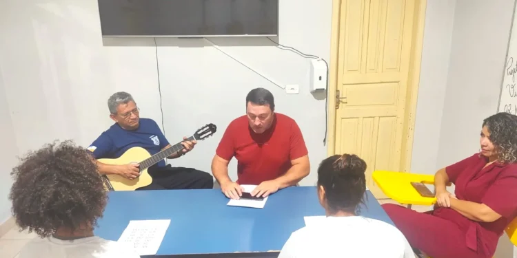 Aulas de violão possibilitam ressocialização a adolescentes do Centro de Internação Provisória Feminino de Palmas