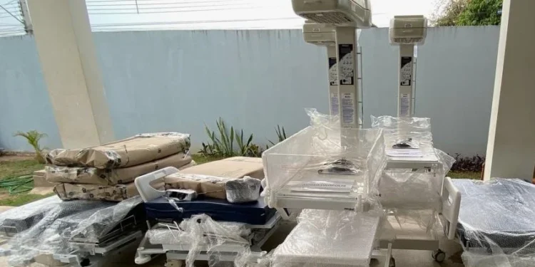 Os novos mobiliários foram entregues na terça-feira, 02