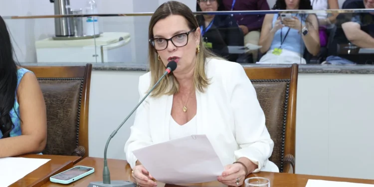 Diante da gravidade do cenário, Claudia Lelis solicita que a BRK compareça à Comissão de Meio Ambiente da Assembleia Legislativa, na próxima semana