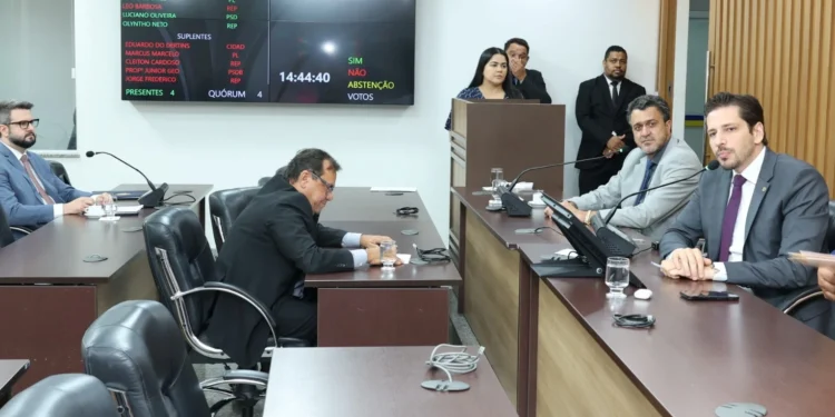 Comissões da Aleto aprovam acordo entre Ministério Público e servidores