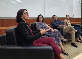 Diretora Ellen Amaral destacou a importância dos catadores para saúde ambiental do bioma Cerrado no painel da 15ª Jornada Científica do IFTO_Foto Divulgação