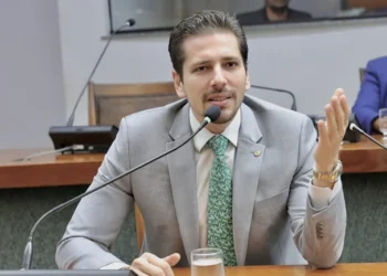 Lei nº 4.528/2024, de autoria do deputado Olyntho Neto (Republicanos), garante a adoção de novas formas de pagamento de débitos tributários. Foto: Isis Oliveira/Dicom Aleto