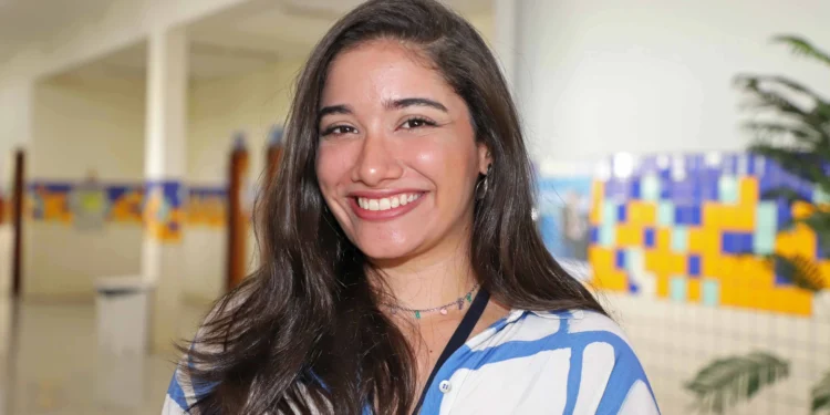 Professora empossada em concurso Patrícia Marinho comemora a conquista do cargo público e ressalta o papel essencial do servidor na aproximação do Estado com a população (Foto: Aldemar Ribeiro/Governo do Tocantins)