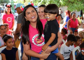 Emocionada com a alegria das crianças, a primeira-dama promete continuar promovendo ações que garantam inclusão e cidadania