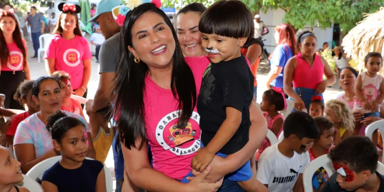 Primeira-dama Karynne Sotero celebra o Dia das Crianças com ações da Caravana da Alegria no Bico do Papagaio
