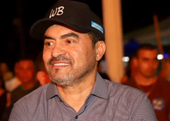 Governador Wanderlei Barbosa destacou a satisfação de presenciar a praça lotada de pessoas para celebrar com muita música os 36 anos do Tocantins