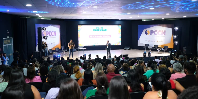 Profissionais de educação participam de lançamento do PROFE Inclusão em Palmas