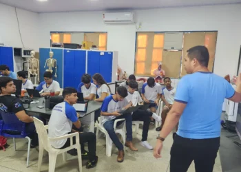 A Escola Estadual Serra das Cordilheiras criou uma Eletiva voltada para programação web e criação de jogos, a primeira da rede estadual de ensino do Tocantins