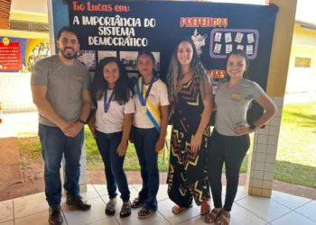 A ação tem como objetivo promover o entendimento da democracia e destacar o papel do prefeito e dos vereadores na gestão municipal