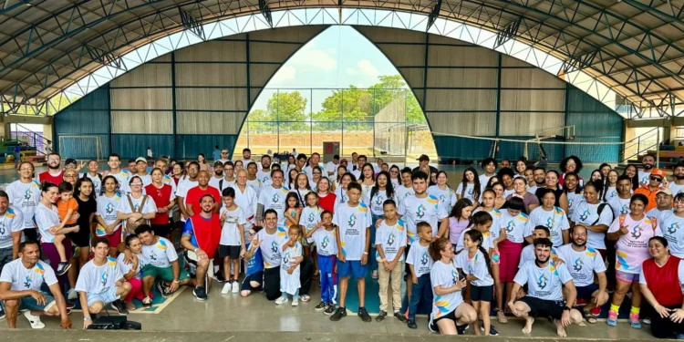 Estudantes surdos participaram do Festival Surdolímpico sob a orientação de professores de Educação Física e intérpretes de Libras