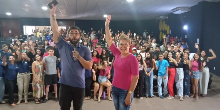 Estudantes sendo motivados a fazerem as provas do Enem.
Fotos: divulgação/Seduc/Governo do Tocantins