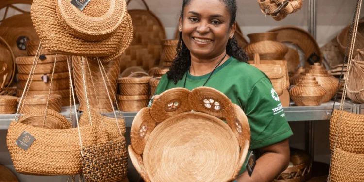 Kadu Souza/Governo do Tocantins
Sugestão de legenda: Eliene Bispo durante a Fenearte, na edição de 2023