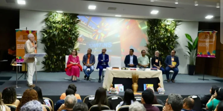 Realização do Governo do Estado, I Seminário do Livro, Leitura e Escrita do Tocantins movimenta o setor literário local com debates e integração com o poder público