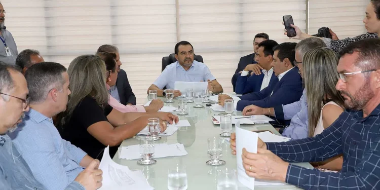 Governador Wanderlei Barbosa recebe Comissão do PCCR da Educação e garante enviar a proposta ainda este ano para aprovação na Assembleia Legislativa