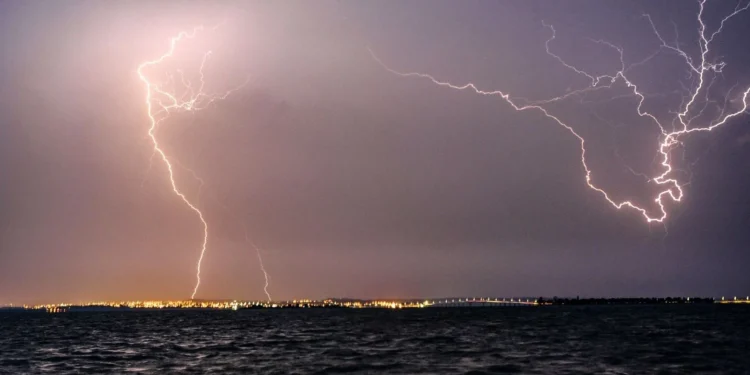 Início do período chuvoso já registra quase 400 mil descargas atmosféricas