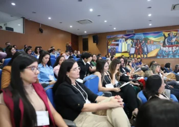 Diretora de Gestão Integrada de Resíduos Sólidos, Ellen Amaral, na Conferência Internacional - Políticas Públicas para o Desenvolvimento Social, Econômico e Sustentável, no TCE-TO_Foto: Rennê Acácio/Governo do Tocantins