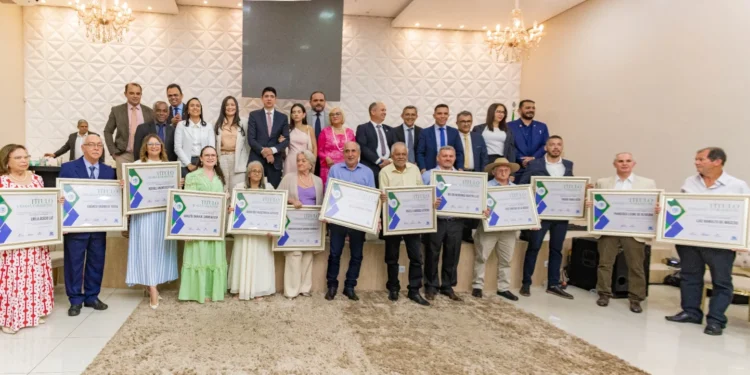 Cerimônia de entrega de Títulos de Cidadania Paraisense é realizada nesta sexta-feira